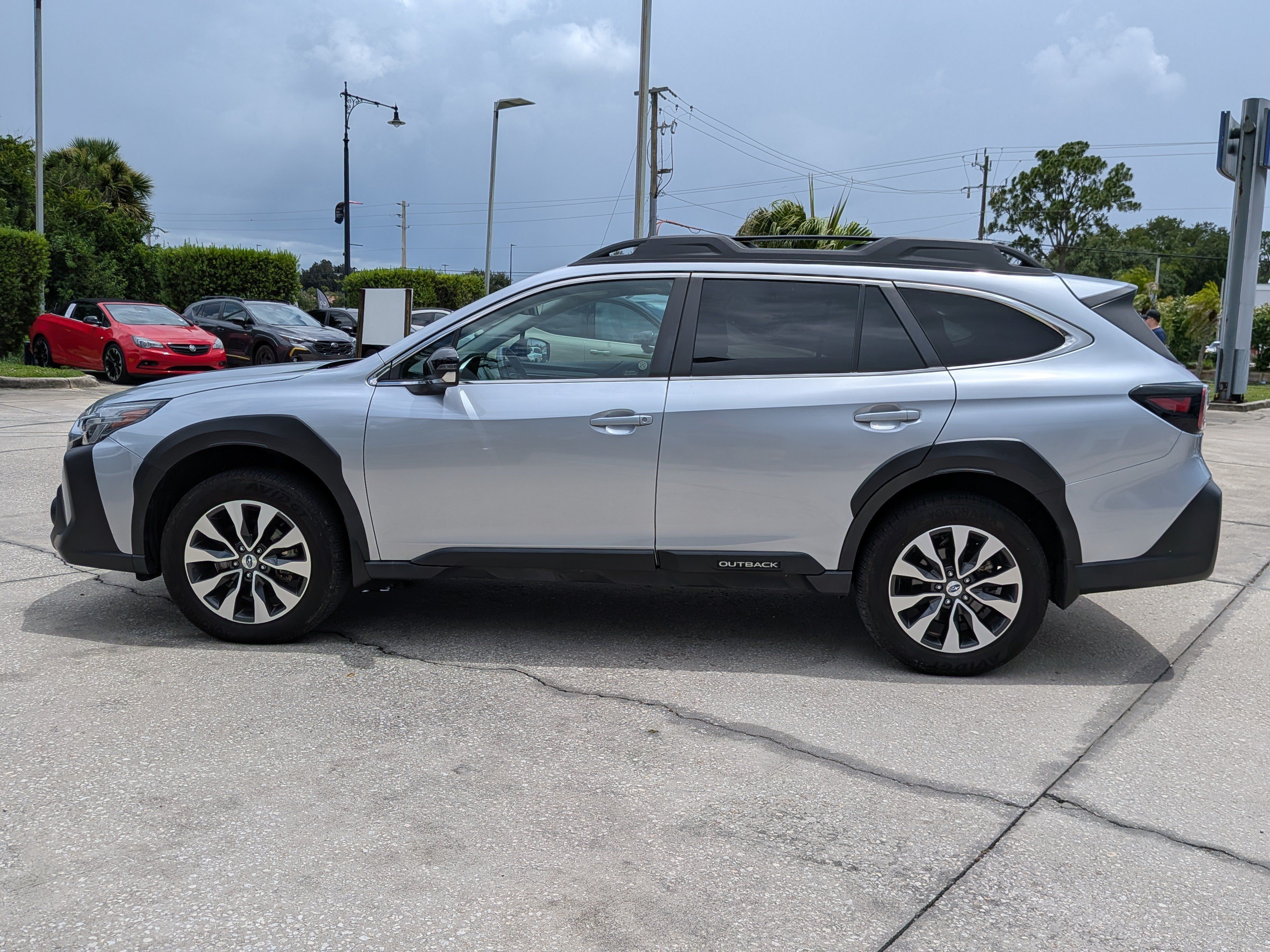 Certified 2025 Subaru Outback Limited AWD/4WD image 7