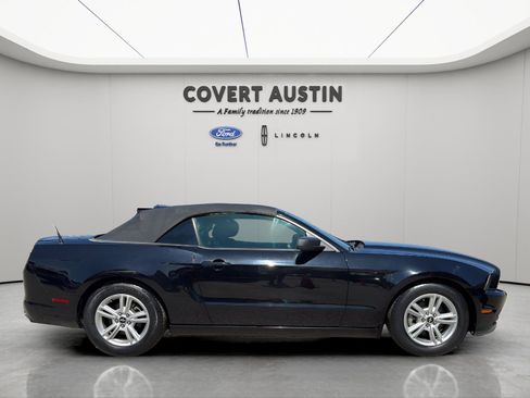 Used 2014 Ford Mustang Convertible w/ Equipment Group 102A RWD image 4