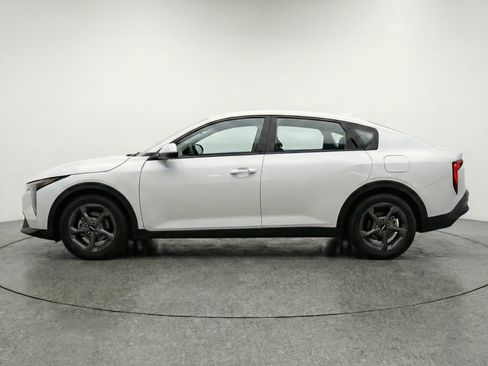 Used 2025 Kia K4 FWD image 5