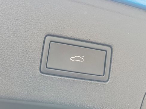 Used 2024 Volkswagen Atlas Cross Sport SE w/ Panoramic Sunroof Package image 12