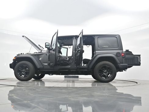 Used 2018 Jeep Wrangler Unlimited Sport S image 45