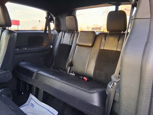 Used 2014 Dodge Grand Caravan SXT image 16