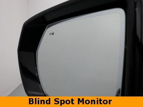 Used 2025 Cadillac Escalade V image 33