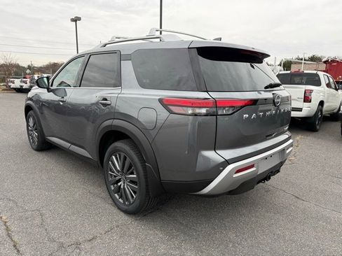 New 2025 Nissan Pathfinder SL w/ SL Premium Package image 7