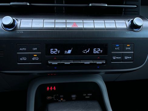 Used 2025 Hyundai Kona SEL image 27