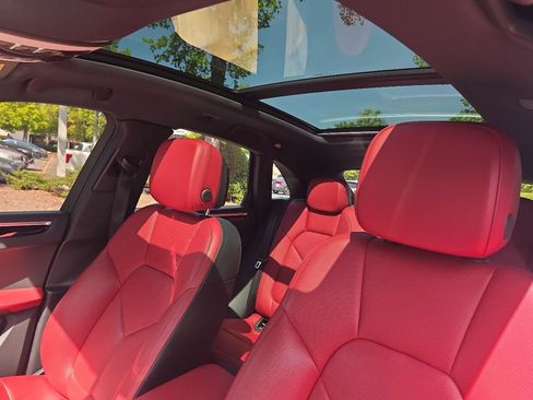 Used 2019 Porsche Macan S AWD/4WD image 15