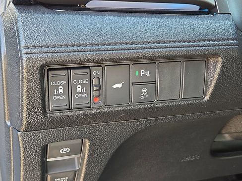 Used 2025 Honda Odyssey Touring image 24