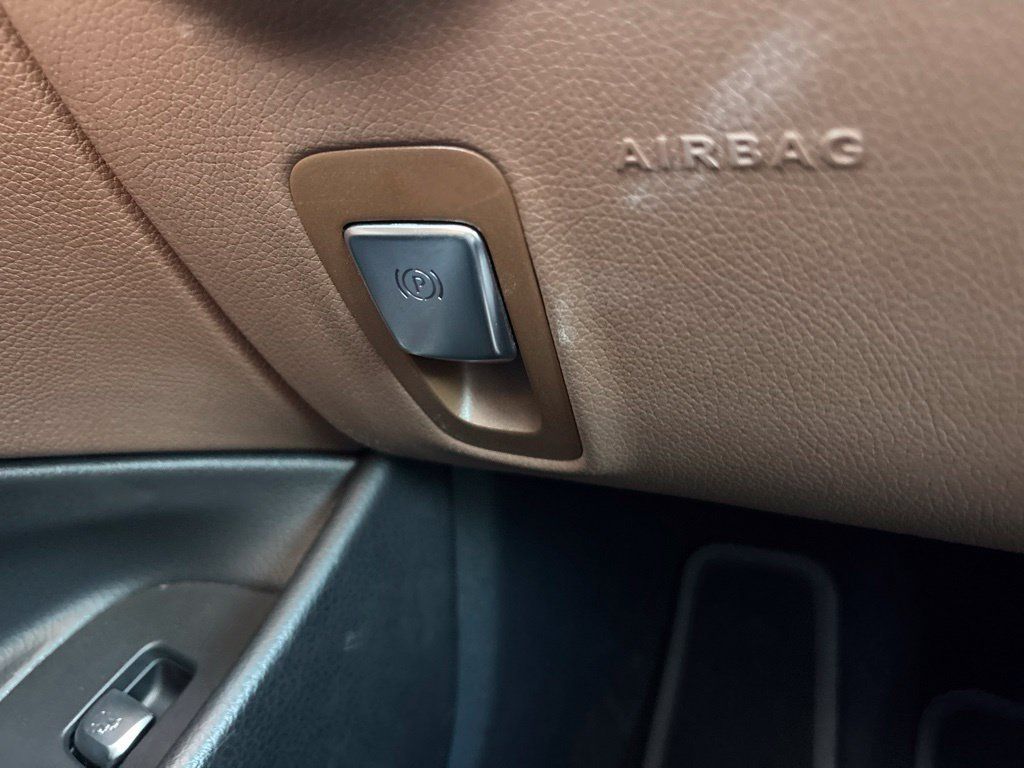 Used 2018 Mercedes-Benz E 400 4MATIC Sedan image 24