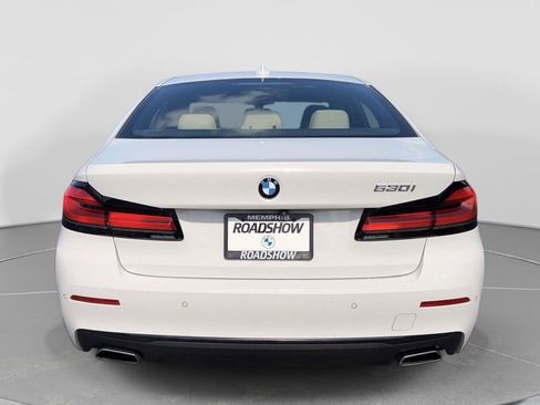 Used 2022 BMW 530i w/ Premium Package RWD image 4