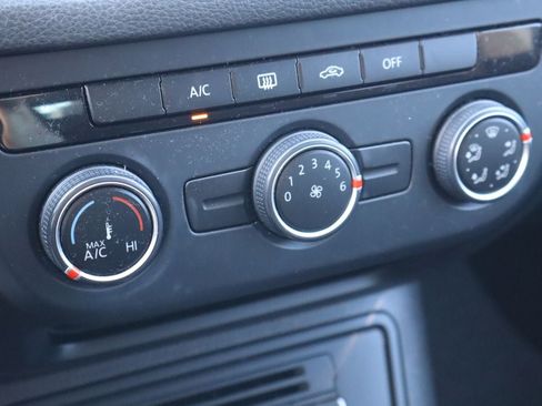 Used 2017 Volkswagen Tiguan Limited w/ Premium Package FWD image 21