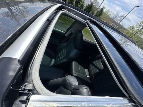 Used 2022 Toyota RAV4 XLE Premium image 6