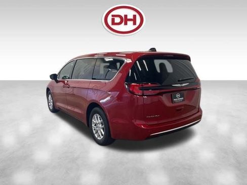 New 2025 Chrysler Pacifica Select image 18