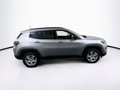 Used 2022 Jeep Compass Latitude w/ Convenience Group AWD/4WD image 4