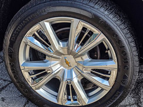Used 2022 Chevrolet Suburban High Country w/ Max Trailering Package AWD/4WD image 8