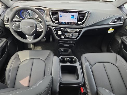 New 2026 Chrysler Pacifica Select image 14
