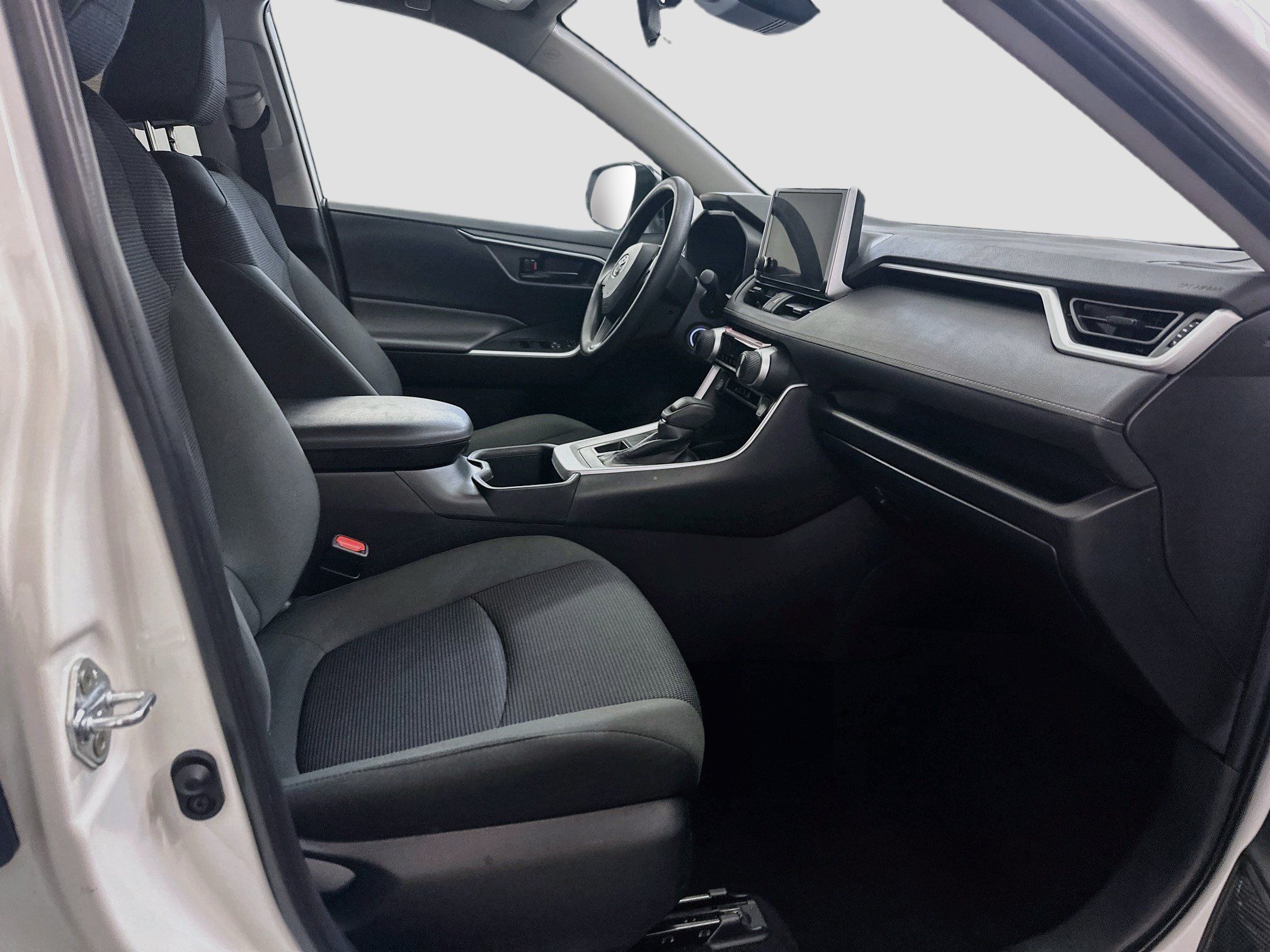 Used 2025 Toyota RAV4 LE AWD/4WD image 32