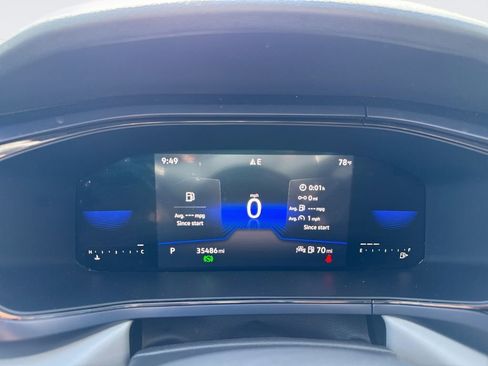 Used 2023 Volkswagen Taos SE w/ Panoramic Sunroof Package FWD image 10