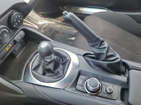 New 2026 MAZDA MX-5 Miata Club w/ Interior Package RWD image 10