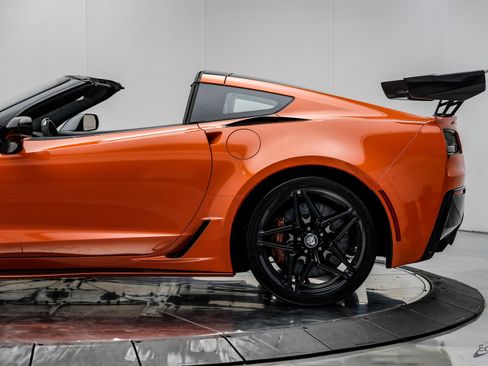Used 2019 Chevrolet Corvette ZR1 RWD image 12