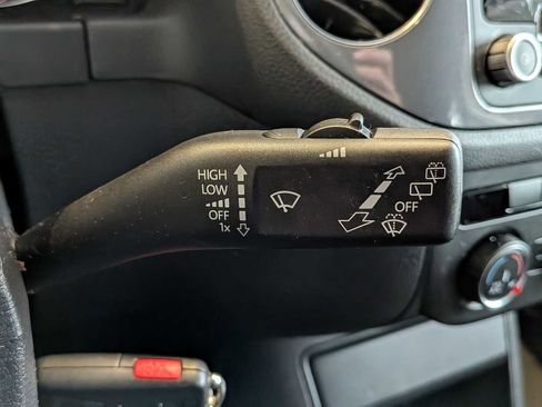 Used 2014 Volkswagen Tiguan S image 23