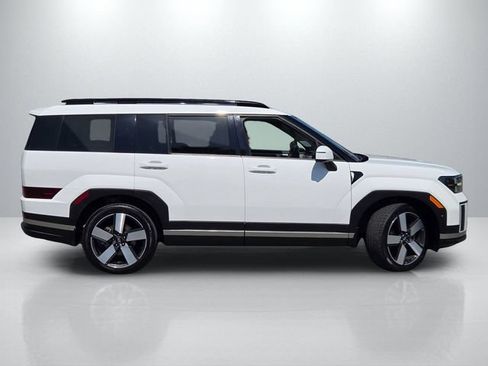 Used 2024 Hyundai Santa Fe Limited FWD image 3