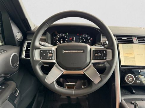 Certified 2025 Land Rover Discovery Dynamic SE AWD/4WD image 15