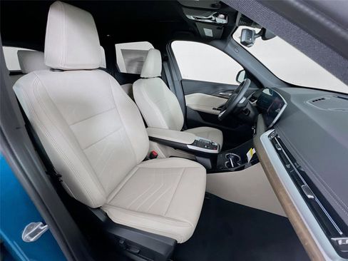 Used 2025 BMW X1 xDrive28i w/ Convenience Package image 24