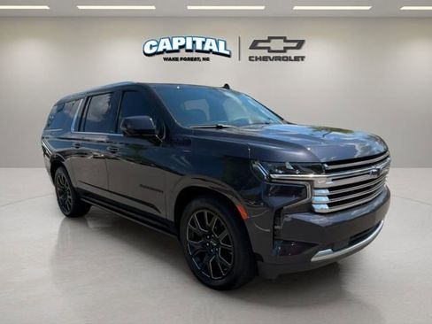 Used 2024 Chevrolet Suburban High Country image 7