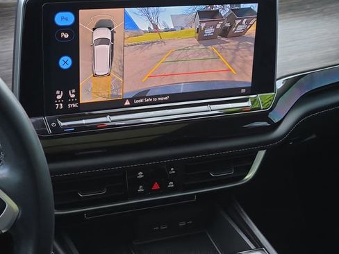 Used 2024 Volkswagen Atlas SEL Premium R-Line image 22