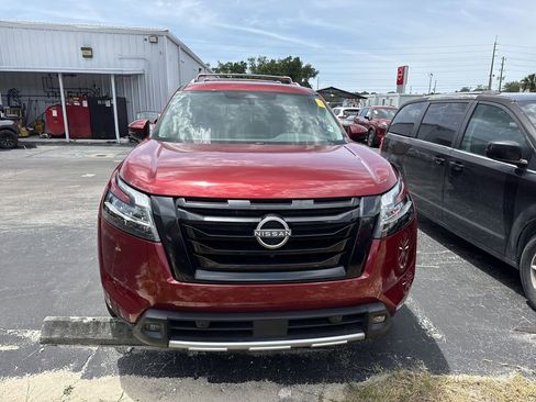 Certified 2023 Nissan Pathfinder SL w/ SL Premium Package FWD image 3