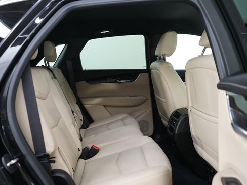 Used 2019 Cadillac XT5 AWD image 12