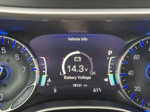 Used 2021 Chrysler Pacifica Touring-L w/ Premium & Safety Sphere Group FWD image 20