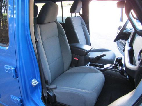 Used 2024 Jeep Wrangler Unlimited image 25