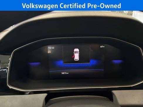 Certified 2025 Volkswagen Jetta SE w/ Sunroof Package image 19