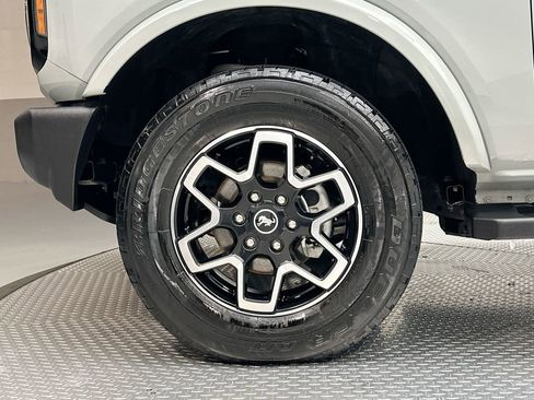 Used 2023 Ford Bronco Outer Banks image 5