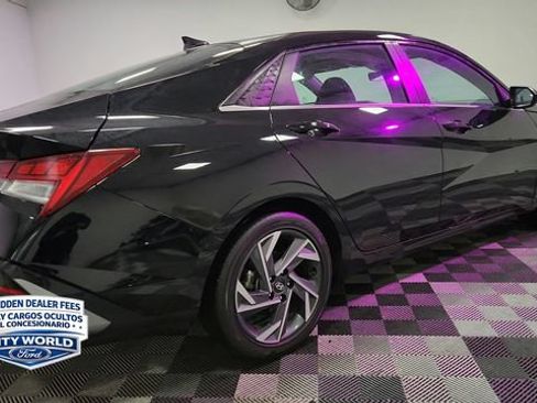 Used 2025 Hyundai Elantra SEL FWD image 7