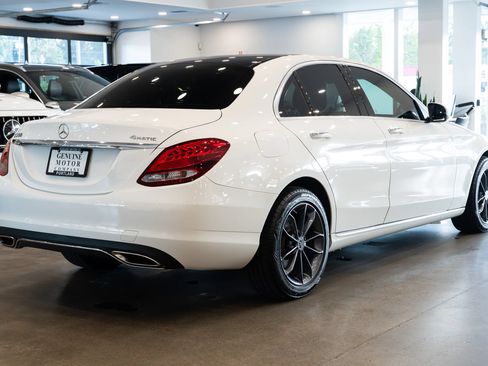 Used 2017 Mercedes-Benz C 300 4MATIC Sedan image 4