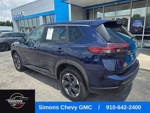 Used 2025 Nissan Rogue SV FWD image 3