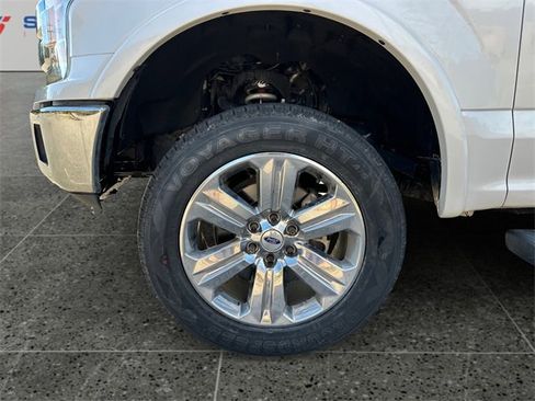 Used 2019 Ford F150 Lariat w/ Trailer Tow Package image 14