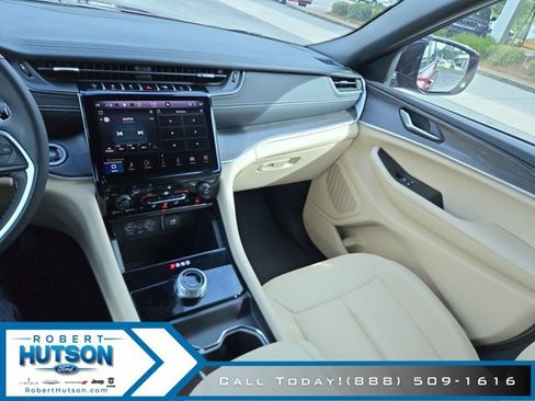 Used 2023 Jeep Grand Cherokee Limited RWD image 17
