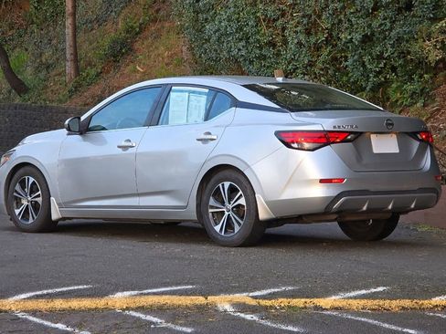 Used 2020 Nissan Sentra SV image 5
