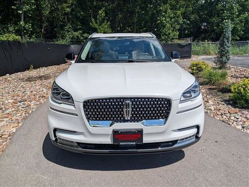 Used 2023 Lincoln Aviator Reserve w/ Equipment Group 201A AWD/4WD image 8