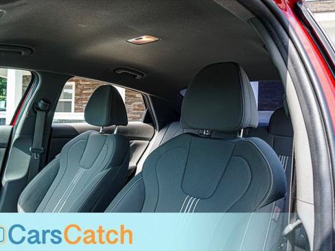Used 2022 Hyundai Elantra SEL FWD image 21