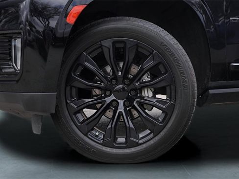 Used 2021 GMC Yukon Denali w/ Denali Premium Package image 4