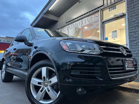 Used 2012 Volkswagen Touareg TDI image 1