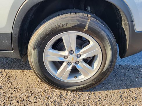 Used 2018 Chevrolet Trax LS image 32