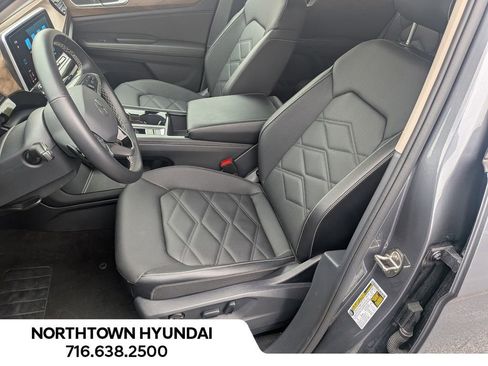 Used 2025 Volkswagen Atlas SE image 8