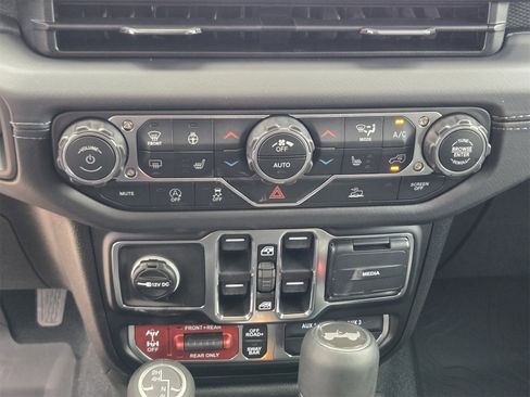 New 2026 Jeep Wrangler Unlimited Rubicon image 17