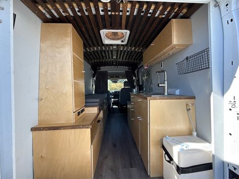 Used 2018 Ford Transit 250 130 Medium Roof image 16