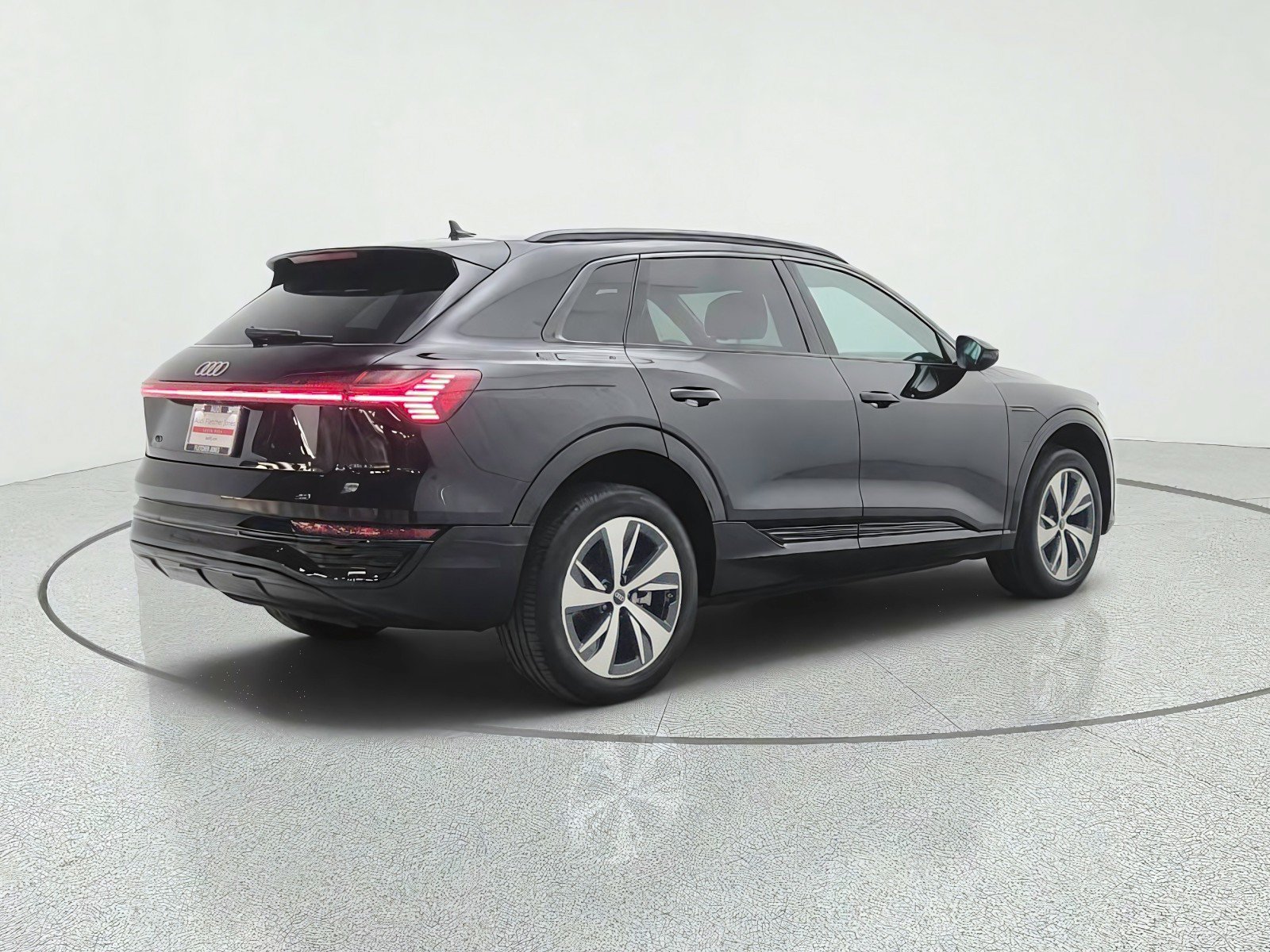 Used 2024 Audi Q8 e-tron Premium Plus AWD/4WD image 5